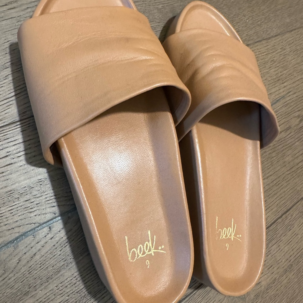Beek Women's Beige Slide Sandals